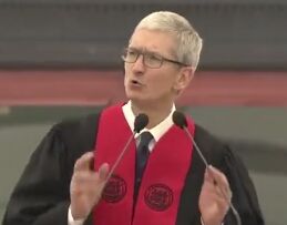 苹果公司CEO蒂姆・库克在MIT毕业典礼上演讲